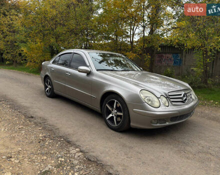 Мерседес Е-Клас 2004 у Одесі на Automoto.ua Сірий Мерседес Е-Клас, об'ємом двигуна 3.2 л та пробігом 200 тис. км за 8000 $, фото 4 на Automoto.ua