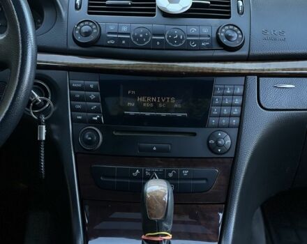 Серый Мерседес Е-Класс, объемом двигателя 2.1 л и пробегом 300 тыс. км за 5500 $, фото 8 на Automoto.ua