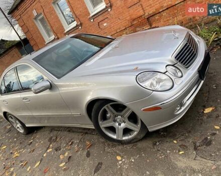 Сірий Мерседес Е-Клас, об'ємом двигуна 5 л та пробігом 350 тис. км за 8800 $, фото 4 на Automoto.ua