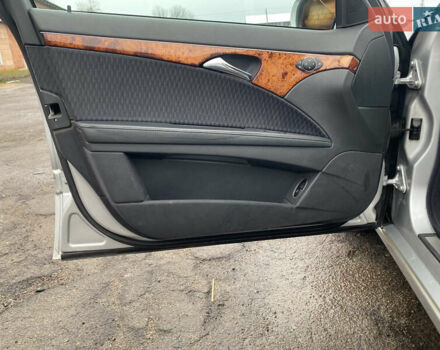 Сірий Мерседес Е-Клас, об'ємом двигуна 3.2 л та пробігом 272 тис. км за 3850 $, фото 32 на Automoto.ua