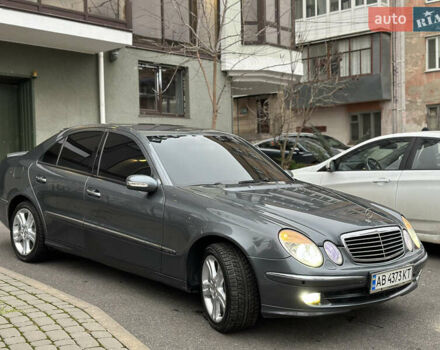 Серый Мерседес Е-Класс, объемом двигателя 3 л и пробегом 362 тыс. км за 8500 $, фото 1 на Automoto.ua