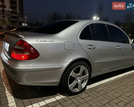 Серый Мерседес Е-Класс, объемом двигателя 2 л и пробегом 198 тыс. км за 7000 $, фото 6 на Automoto.ua