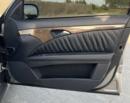 Серый Мерседес Е-Класс, объемом двигателя 3 л и пробегом 376 тыс. км за 8500 $, фото 10 на Automoto.ua