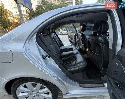 Серый Мерседес Е-Класс, объемом двигателя 2.99 л и пробегом 300 тыс. км за 8400 $, фото 74 на Automoto.ua