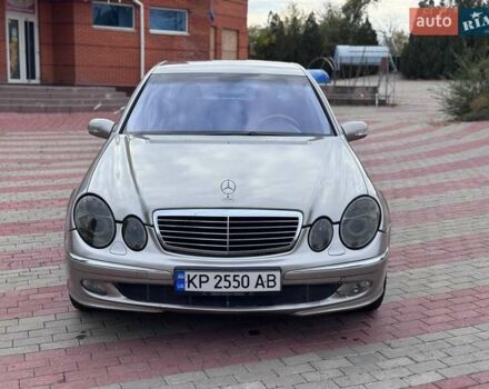 Мерседес Е-Клас 2005 у Запоріжжя на Automoto.ua Сірий Мерседес Е-Клас, об'ємом двигуна 1.8 л та пробігом 247 тис. км за 5750 $, фото 1 на Automoto.ua