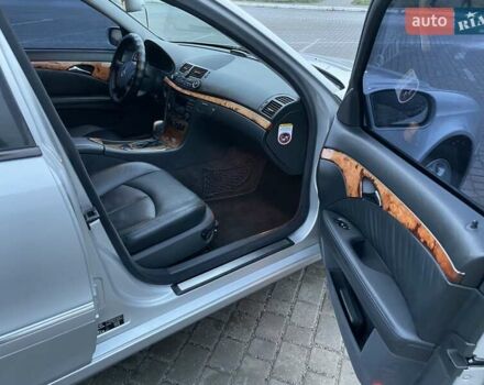 Серый Мерседес Е-Класс, объемом двигателя 2.15 л и пробегом 505 тыс. км за 7250 $, фото 15 на Automoto.ua