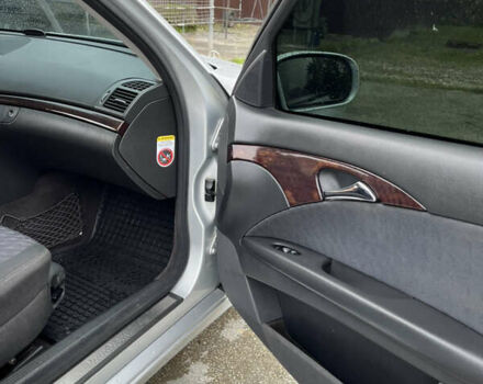 Сірий Мерседес Е-Клас, об'ємом двигуна 2.15 л та пробігом 448 тис. км за 6500 $, фото 9 на Automoto.ua