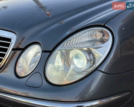 Серый Мерседес Е-Класс, объемом двигателя 3 л и пробегом 358 тыс. км за 8500 $, фото 2 на Automoto.ua
