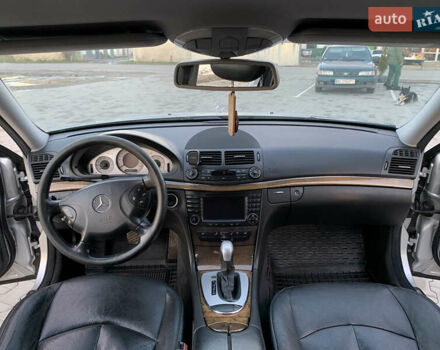 Серый Мерседес Е-Класс, объемом двигателя 3.2 л и пробегом 367 тыс. км за 8000 $, фото 22 на Automoto.ua