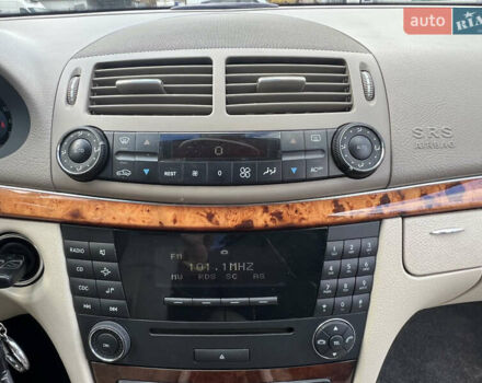 Серый Мерседес Е-Класс, объемом двигателя 3.5 л и пробегом 260 тыс. км за 8500 $, фото 24 на Automoto.ua