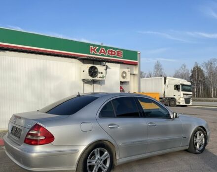 Серый Мерседес Е-Класс, объемом двигателя 2.2 л и пробегом 340 тыс. км за 3200 $, фото 1 на Automoto.ua