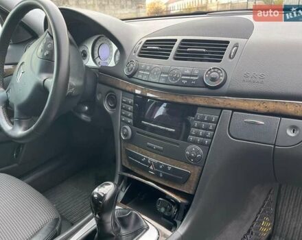 Сірий Мерседес Е-Клас, об'ємом двигуна 3 л та пробігом 245 тис. км за 10500 $, фото 26 на Automoto.ua