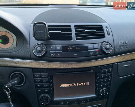 Серый Мерседес Е-Класс, объемом двигателя 3.2 л и пробегом 367 тыс. км за 8000 $, фото 30 на Automoto.ua