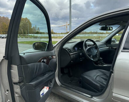 Мерседес Е-Клас 2005 у Львові на Automoto.ua Сірий Мерседес Е-Клас, об'ємом двигуна 1.8 л та пробігом 217 тис. км за 7000 $, фото 7 на Automoto.ua