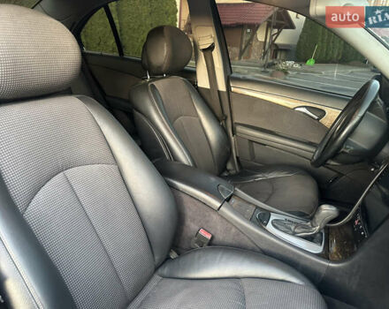 Серый Мерседес Е-Класс, объемом двигателя 2.99 л и пробегом 330 тыс. км за 7200 $, фото 22 на Automoto.ua