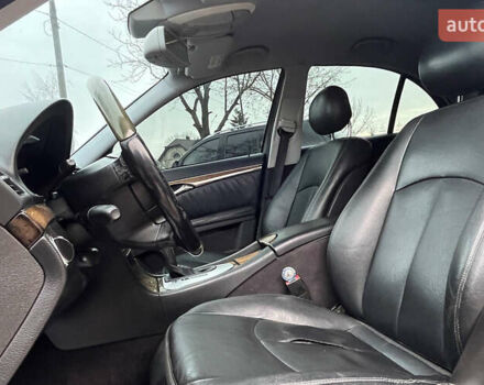 Серый Мерседес Е-Класс, объемом двигателя 3.22 л и пробегом 275 тыс. км за 8700 $, фото 9 на Automoto.ua