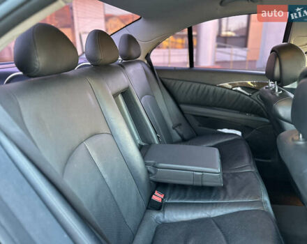 Серый Мерседес Е-Класс, объемом двигателя 3 л и пробегом 358 тыс. км за 8500 $, фото 17 на Automoto.ua