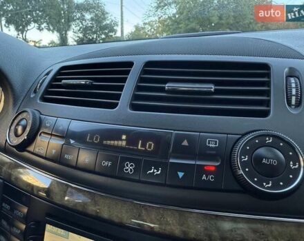 Серый Мерседес Е-Класс, объемом двигателя 2.99 л и пробегом 300 тыс. км за 8400 $, фото 63 на Automoto.ua