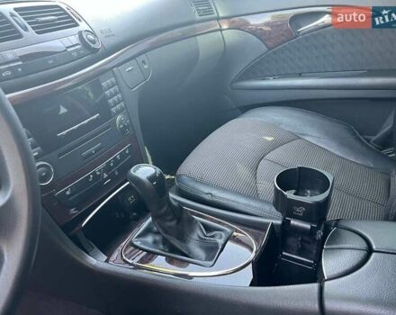 Сірий Мерседес Е-Клас, об'ємом двигуна 1.8 л та пробігом 271 тис. км за 7100 $, фото 16 на Automoto.ua