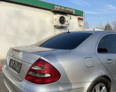 Серый Мерседес Е-Класс, объемом двигателя 2.2 л и пробегом 340 тыс. км за 3200 $, фото 6 на Automoto.ua