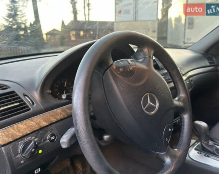 Серый Мерседес Е-Класс, объемом двигателя 2.99 л и пробегом 330 тыс. км за 7200 $, фото 24 на Automoto.ua