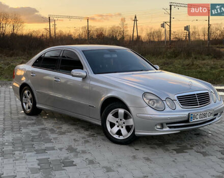 Серый Мерседес Е-Класс, объемом двигателя 3.2 л и пробегом 367 тыс. км за 8000 $, фото 1 на Automoto.ua