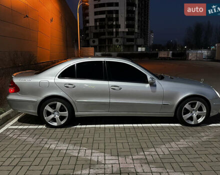 Серый Мерседес Е-Класс, объемом двигателя 2 л и пробегом 198 тыс. км за 7000 $, фото 5 на Automoto.ua