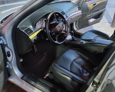 Серый Мерседес Е-Класс, объемом двигателя 2.99 л и пробегом 328 тыс. км за 8350 $, фото 22 на Automoto.ua