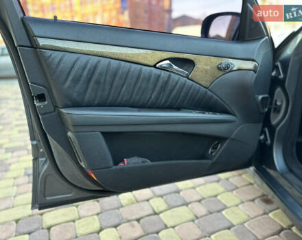 Серый Мерседес Е-Класс, объемом двигателя 3 л и пробегом 358 тыс. км за 8500 $, фото 29 на Automoto.ua