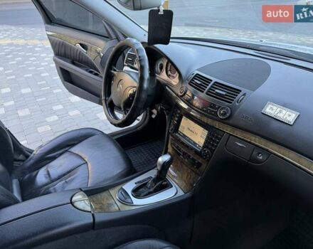 Серый Мерседес Е-Класс, объемом двигателя 2.99 л и пробегом 300 тыс. км за 8400 $, фото 53 на Automoto.ua