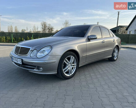 Серый Мерседес Е-Класс, объемом двигателя 3 л и пробегом 362 тыс. км за 8500 $, фото 3 на Automoto.ua