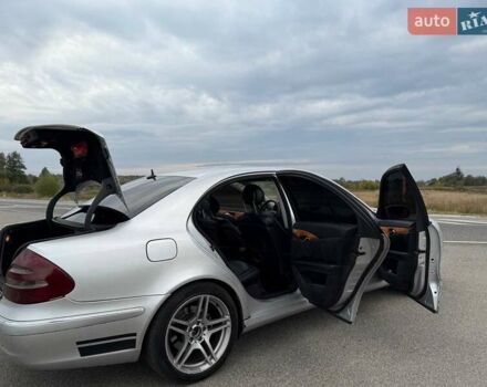 Мерседес Е-Класс 2005 в Золотоноше на Automoto.ua Серый Мерседес Е-Класс, объемом двигателя 3.2 л и пробегом 450 тыс. км за 6500 $, фото 10 на Automoto.ua