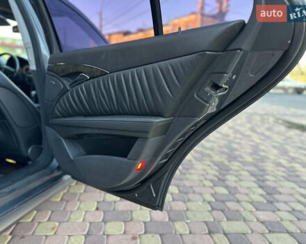 Серый Мерседес Е-Класс, объемом двигателя 3 л и пробегом 358 тыс. км за 8500 $, фото 19 на Automoto.ua