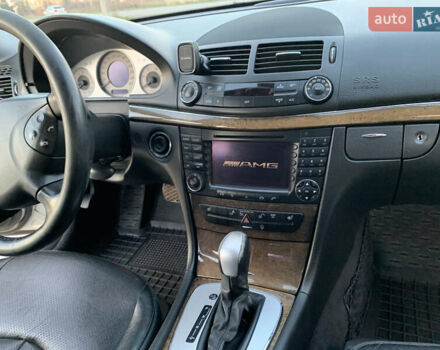Серый Мерседес Е-Класс, объемом двигателя 3.2 л и пробегом 367 тыс. км за 8000 $, фото 26 на Automoto.ua