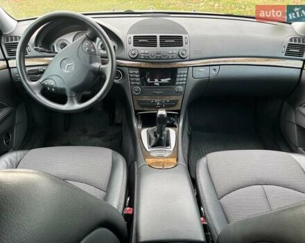 Сірий Мерседес Е-Клас, об'ємом двигуна 3 л та пробігом 245 тис. км за 10500 $, фото 20 на Automoto.ua