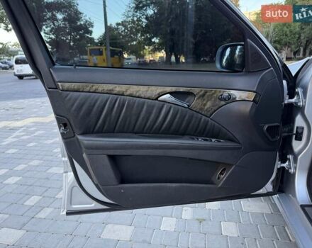 Серый Мерседес Е-Класс, объемом двигателя 2.99 л и пробегом 300 тыс. км за 8400 $, фото 37 на Automoto.ua