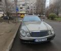 Сірий Мерседес Е-Клас, об'ємом двигуна 2 л та пробігом 500 тис. км за 3450 $, фото 1 на Automoto.ua