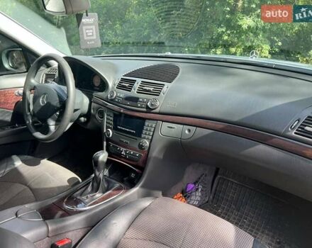 Сірий Мерседес Е-Клас, об'ємом двигуна 1.8 л та пробігом 271 тис. км за 7100 $, фото 20 на Automoto.ua