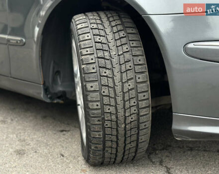 Серый Мерседес Е-Класс, объемом двигателя 3 л и пробегом 362 тыс. км за 8500 $, фото 3 на Automoto.ua