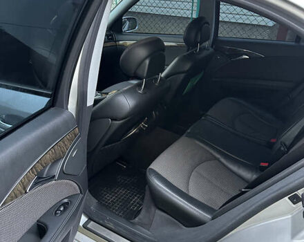 Серый Мерседес Е-Класс, объемом двигателя 2.2 л и пробегом 361 тыс. км за 7500 $, фото 14 на Automoto.ua