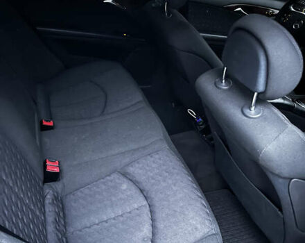 Серый Мерседес Е-Класс, объемом двигателя 2 л и пробегом 198 тыс. км за 7000 $, фото 12 на Automoto.ua