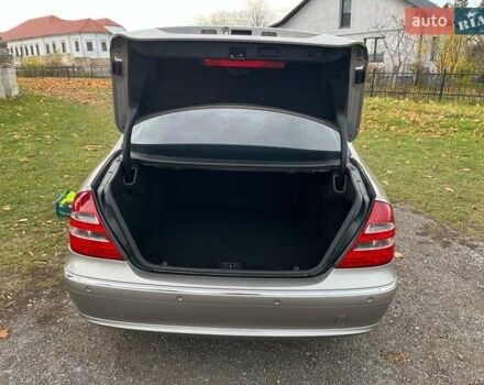 Сірий Мерседес Е-Клас, об'ємом двигуна 3 л та пробігом 245 тис. км за 10500 $, фото 33 на Automoto.ua