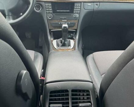 Сірий Мерседес Е-Клас, об'ємом двигуна 3 л та пробігом 245 тис. км за 10500 $, фото 21 на Automoto.ua