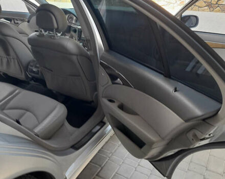 Сірий Мерседес Е-Клас, об'ємом двигуна 3.22 л та пробігом 352 тис. км за 8750 $, фото 9 на Automoto.ua