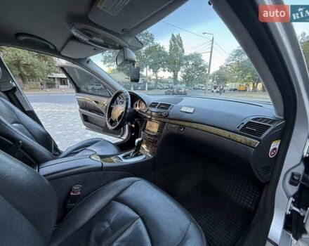 Серый Мерседес Е-Класс, объемом двигателя 2.99 л и пробегом 300 тыс. км за 8400 $, фото 54 на Automoto.ua