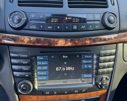 Серый Мерседес Е-Класс, объемом двигателя 3 л и пробегом 324 тыс. км за 9300 $, фото 4 на Automoto.ua