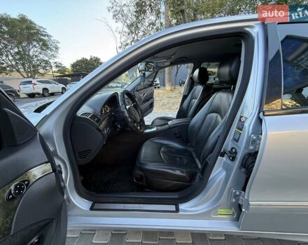 Серый Мерседес Е-Класс, объемом двигателя 2.99 л и пробегом 300 тыс. км за 8400 $, фото 39 на Automoto.ua