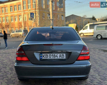 Серый Мерседес Е-Класс, объемом двигателя 3 л и пробегом 358 тыс. км за 8500 $, фото 5 на Automoto.ua