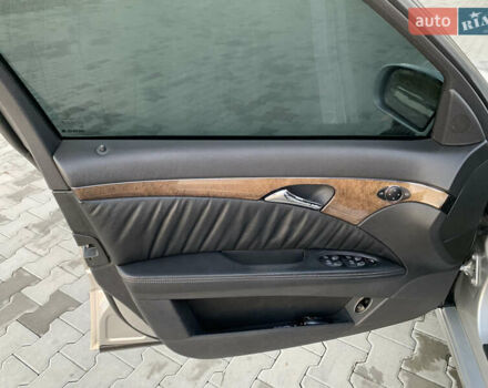 Серый Мерседес Е-Класс, объемом двигателя 3.2 л и пробегом 367 тыс. км за 8000 $, фото 31 на Automoto.ua