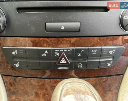 Серый Мерседес Е-Класс, объемом двигателя 3.5 л и пробегом 260 тыс. км за 8500 $, фото 25 на Automoto.ua